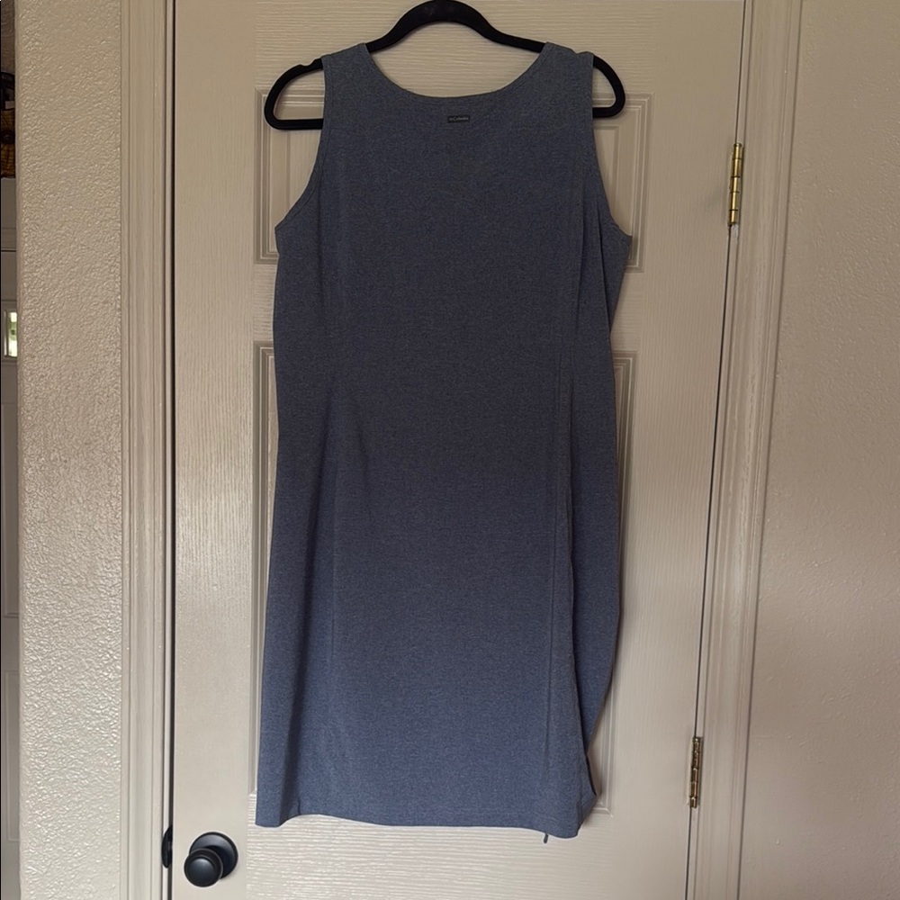 Elegant Sleeveless Gray Dress with Ruching - Picture 2 of 6
